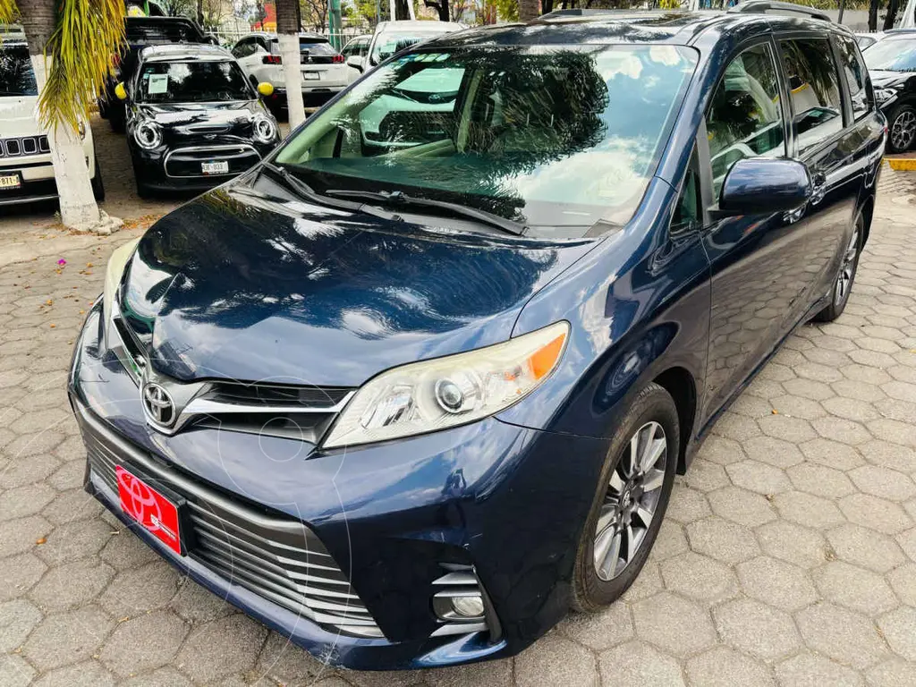 Toyota Sienna LE 2019 vehículo familiar