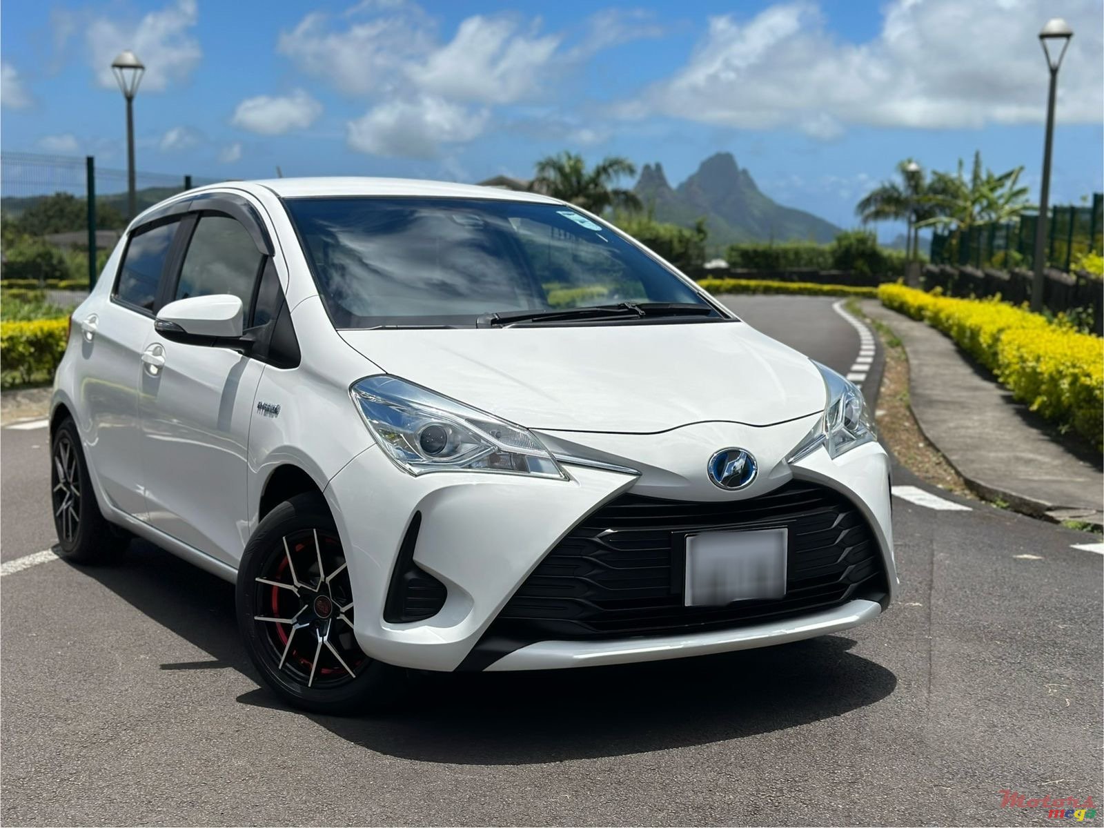 Toyota Vitz 2019 compacto urbano