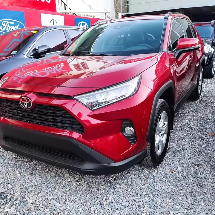 Toyota RAV4 LE Híbrido 2019 SUV en República Dominicana