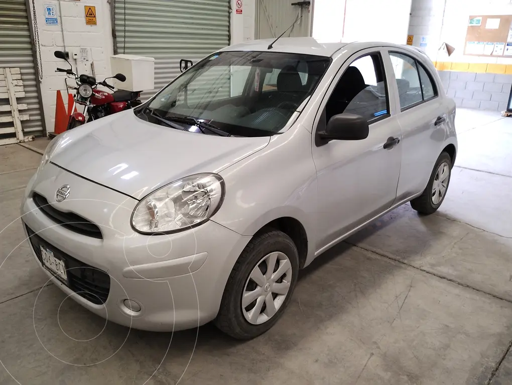 Nissan March 2019 vehículo compacto motor 1.2L en República Dominicana