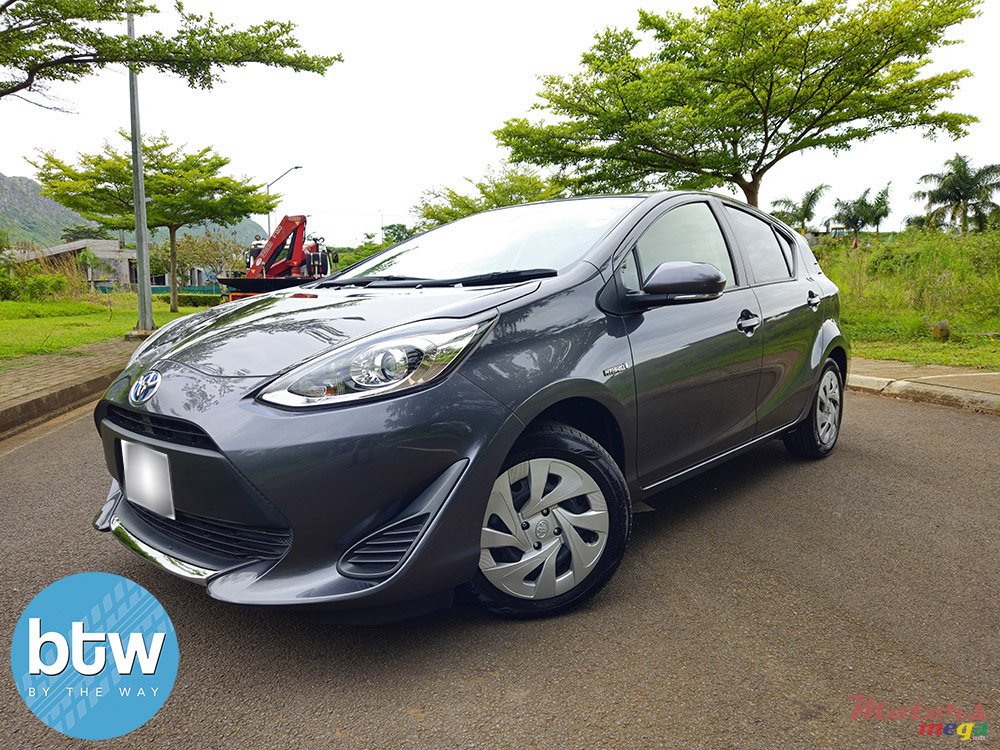 Toyota Aqua Híbrido 2019 coche compacto en República Dominicana