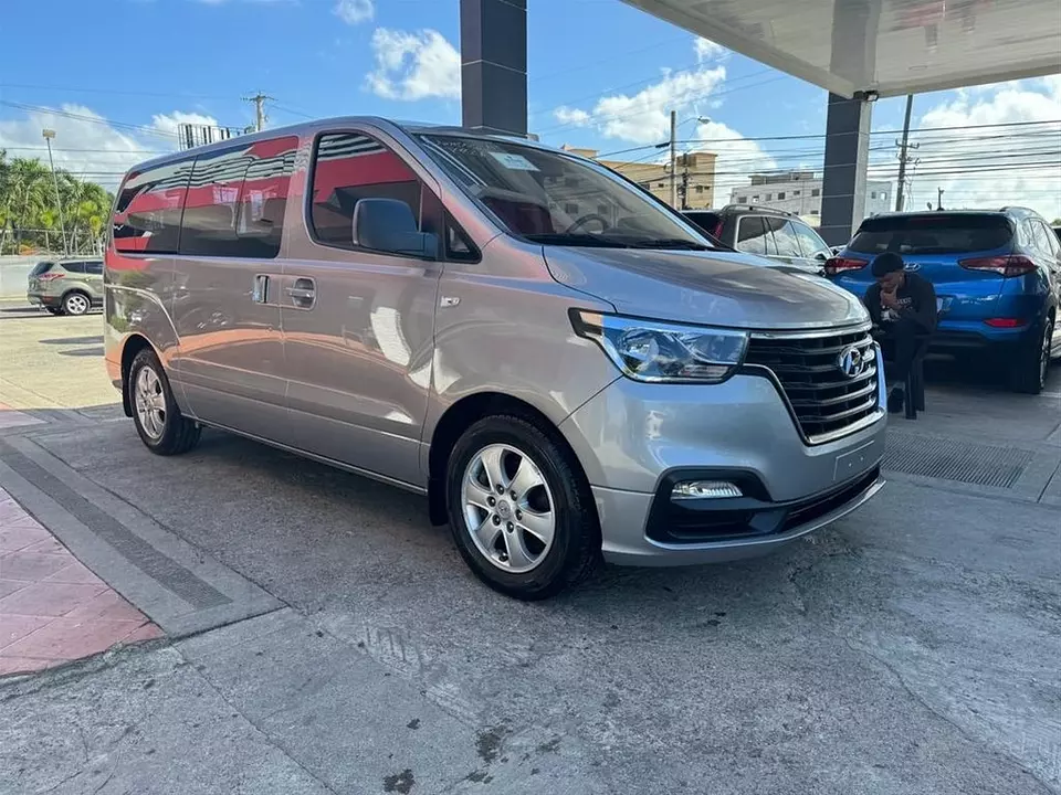 Hyundai Starex 2019 Vehículo de Pasajeros en República Dominicana