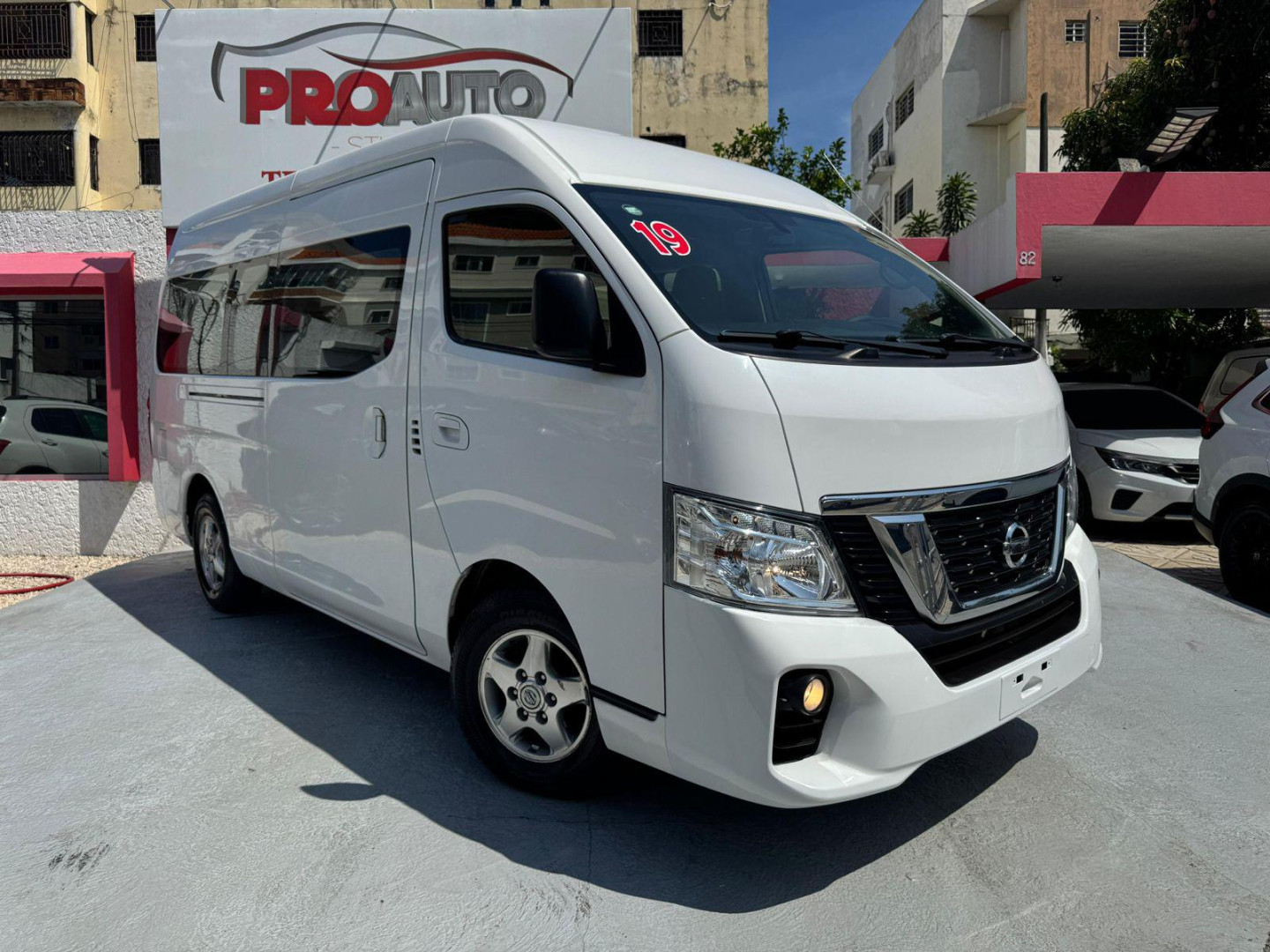 Nissan Urvan 2019 Van Comercial en República Dominicana