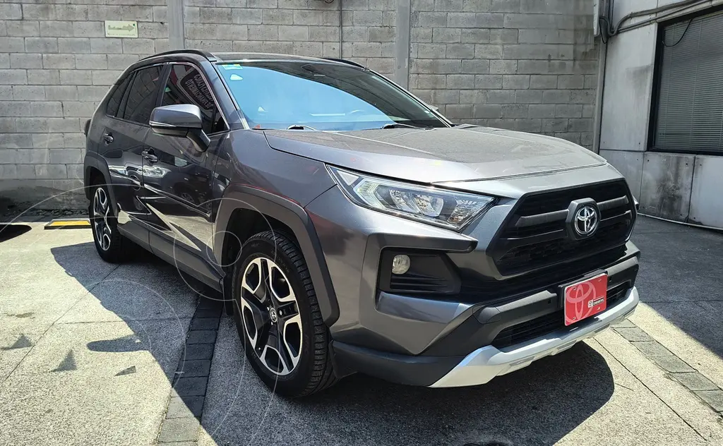 Toyota RAV4 LE 2019 SUV