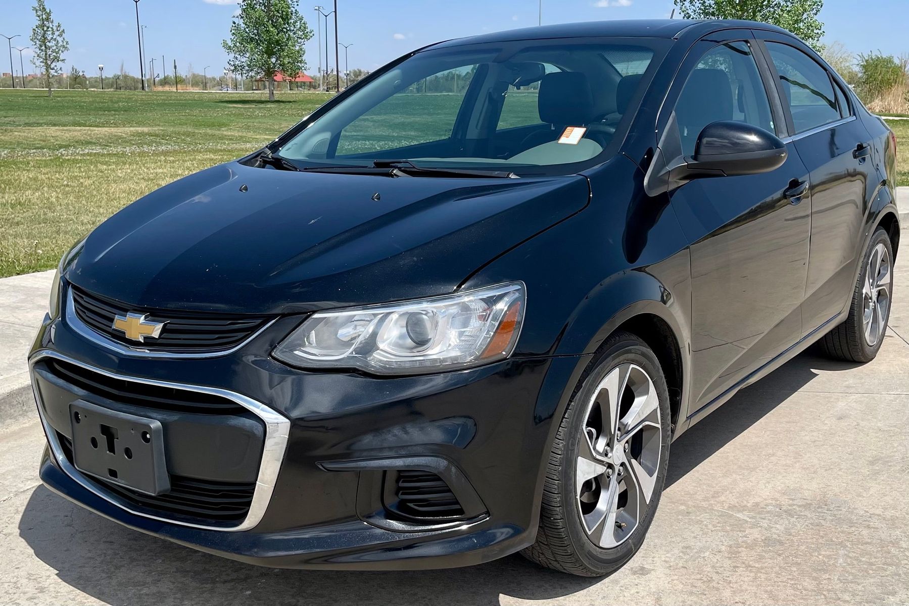 Chevrolet Sonic modelo 2019 sedán compacto