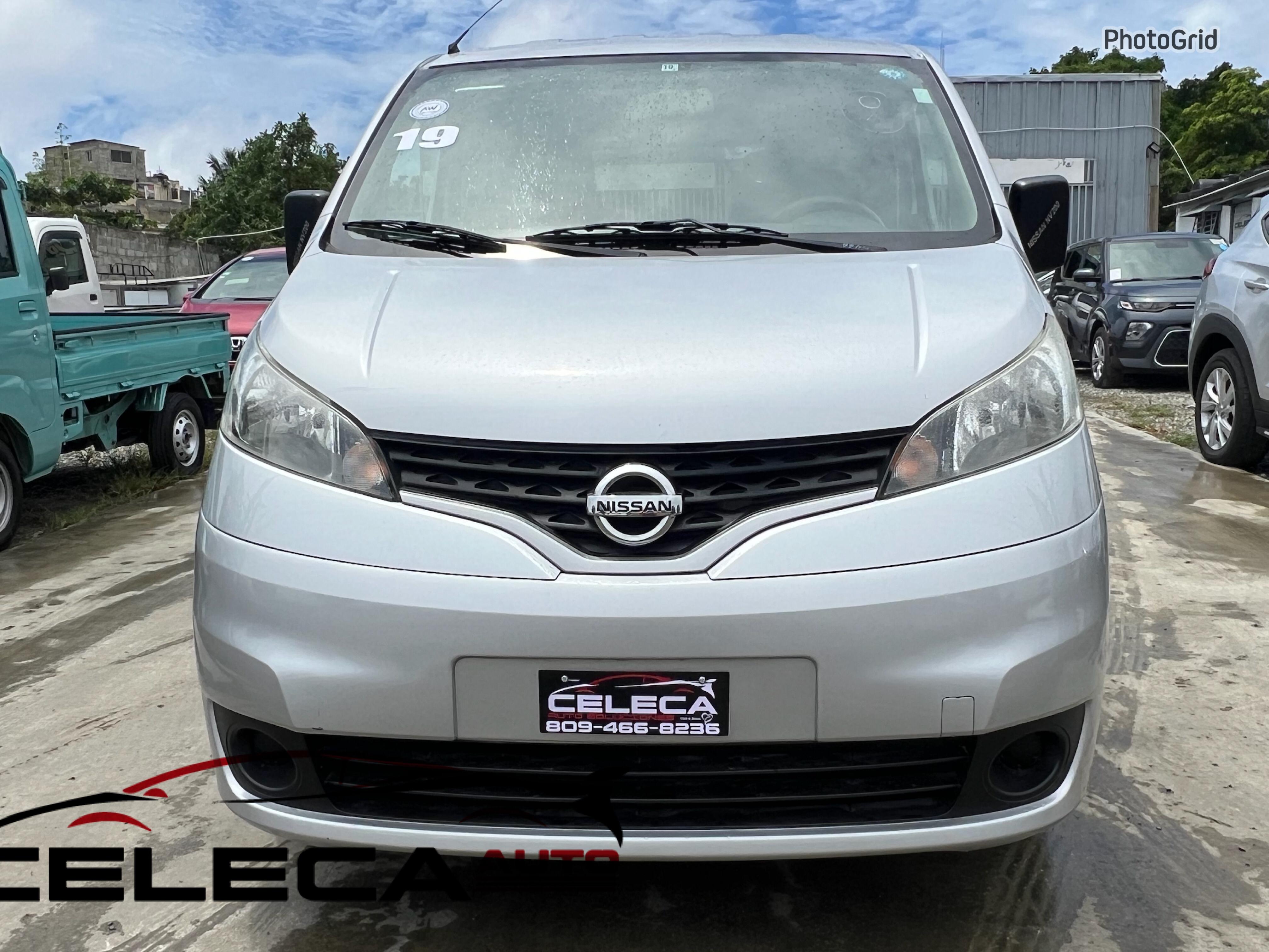 Nissan NV200 modelo 2019 furgoneta comercial en República Dominicana