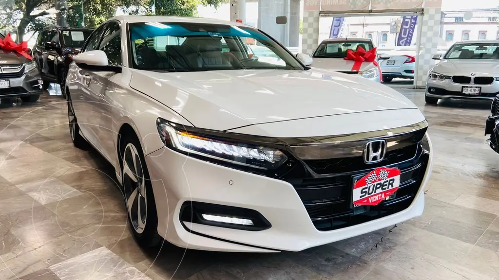 Honda Accord EX modelo 2020 sedán