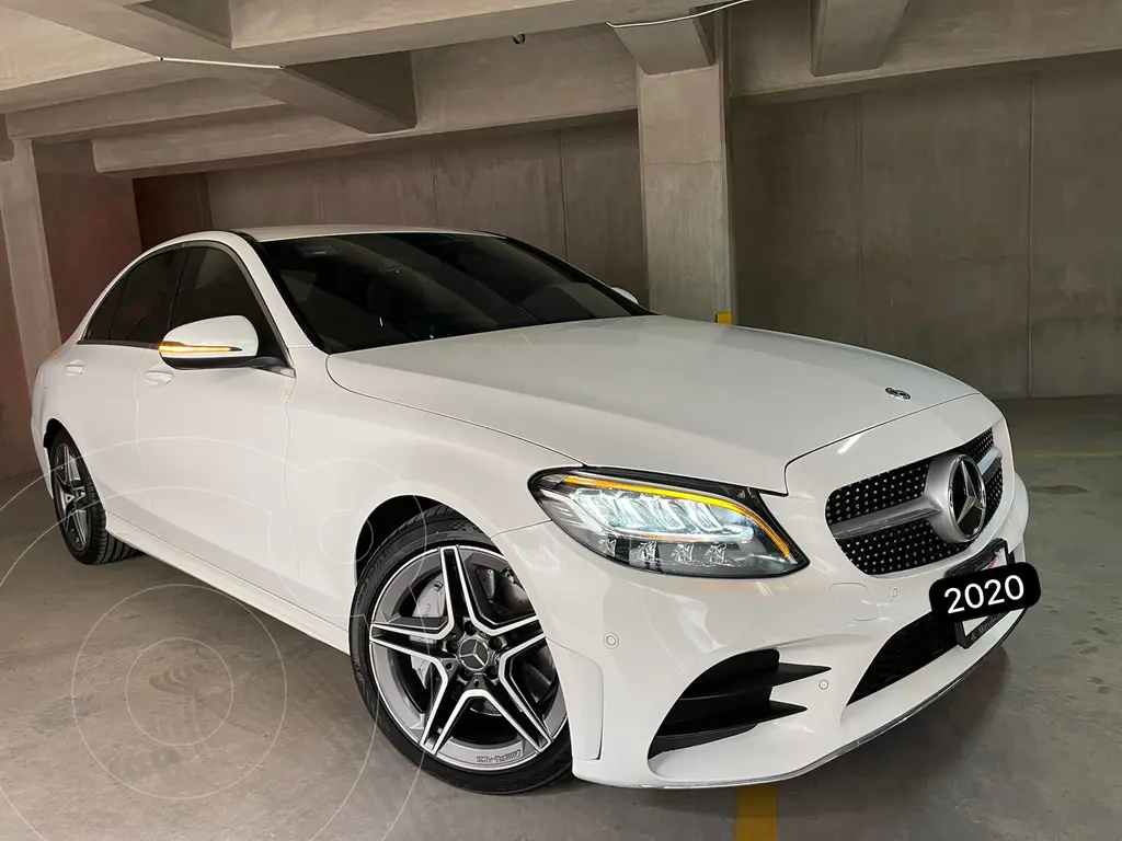 Mercedes-Benz Clase C 300 Modelo 2020 Automóvil en República Dominicana