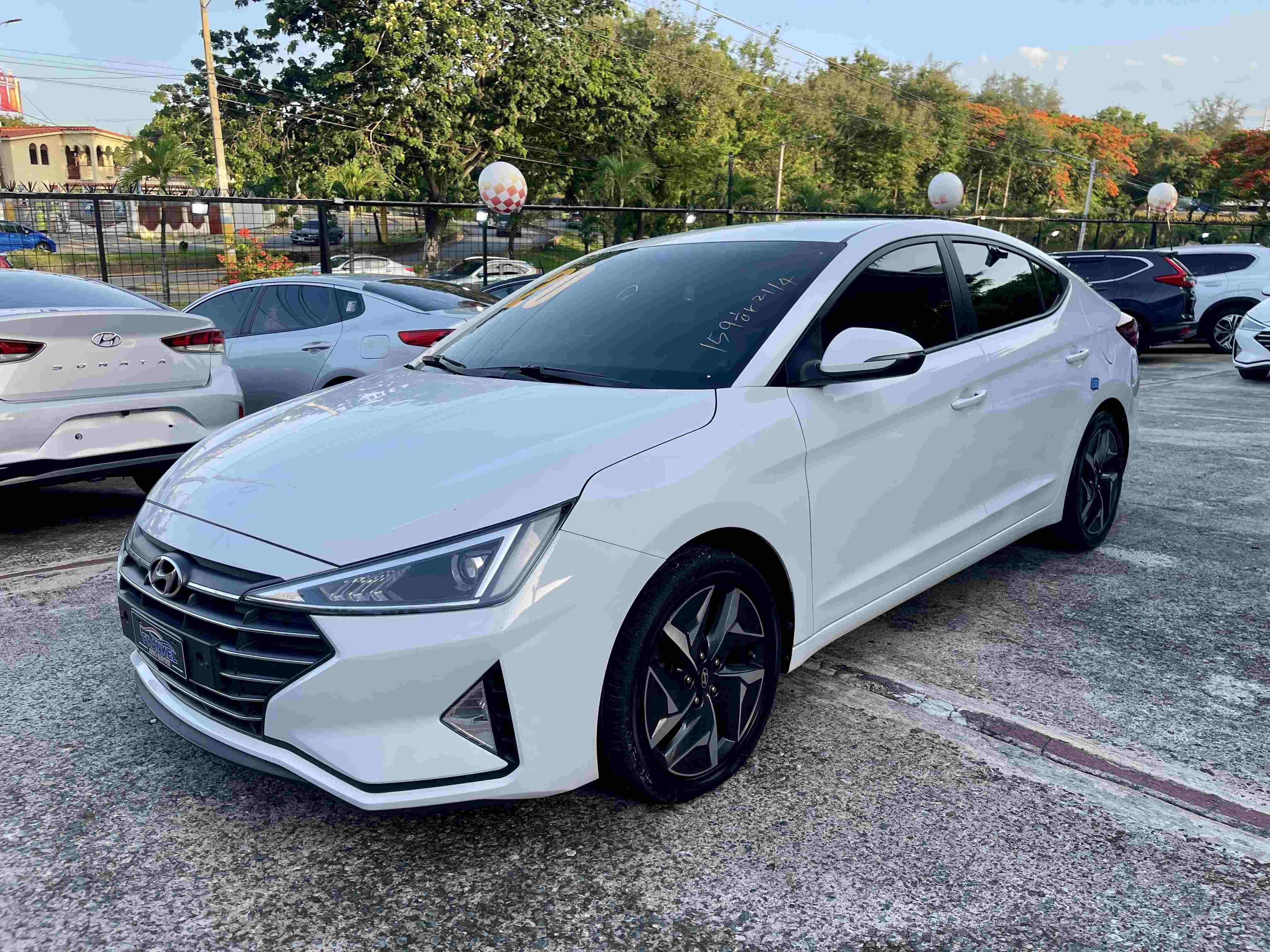 Hyundai Avante LPI Modelo 2020 Automóvil en República Dominicana