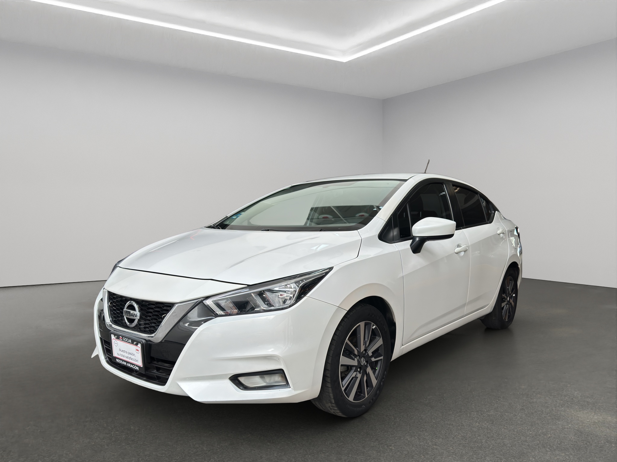 Nissan Versa SR modelo 2022 sedán