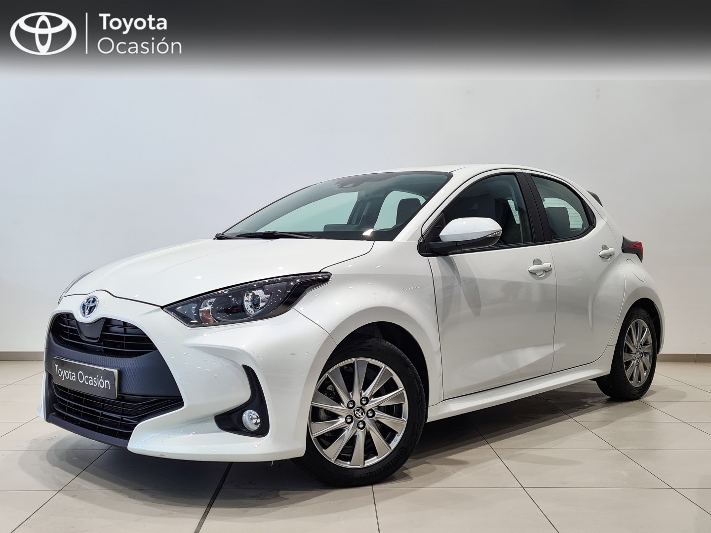 Toyota Yaris modelo 2023 vehículo nuevo