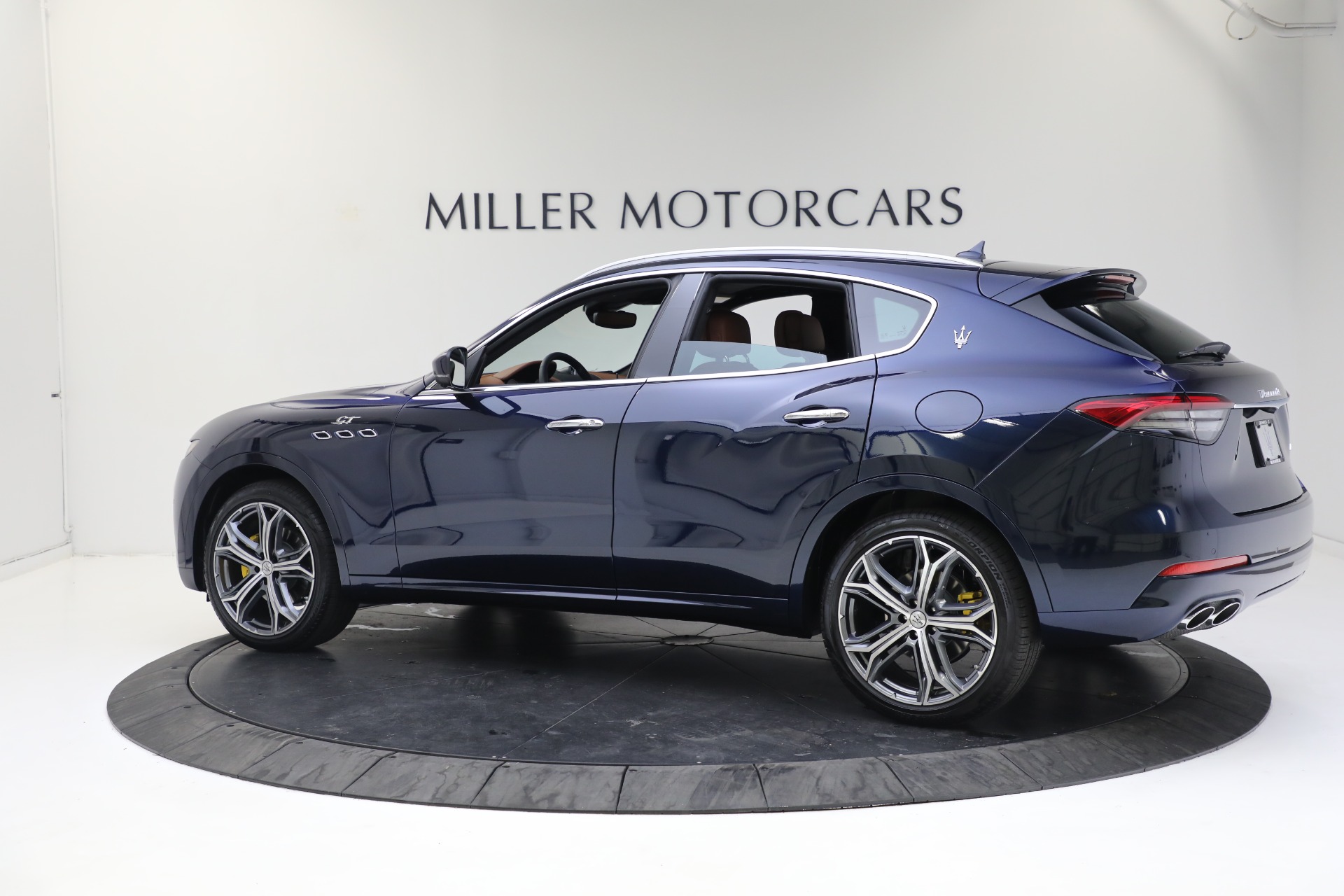 Maserati Levante SQ4 Ermenegildo Zegna 2023 en República Dominicana