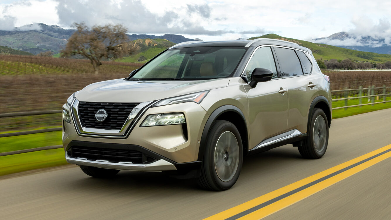 Nissan Rogue SV modelo 2023 SUV
