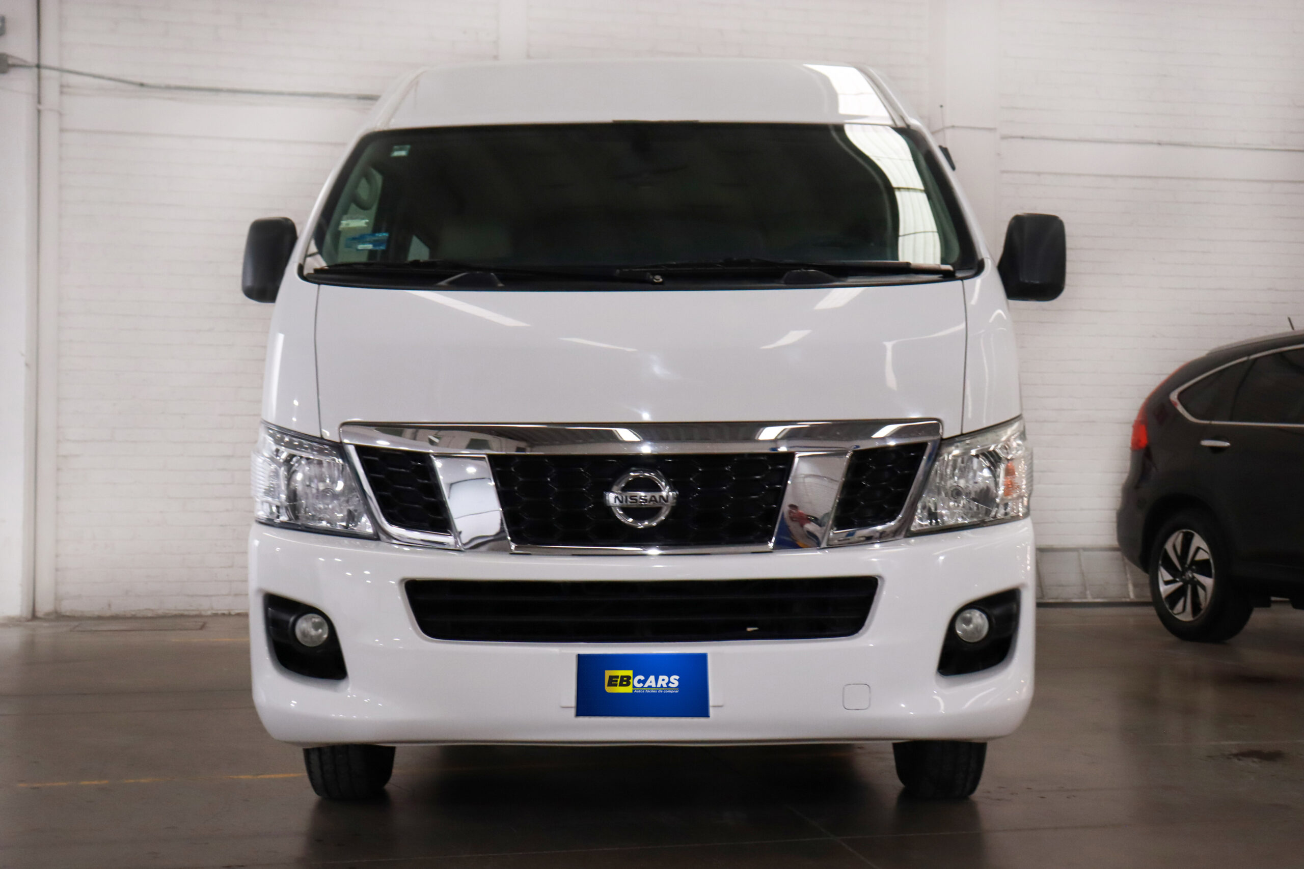 Nissan Urvan 2023 Van de Pasajeros