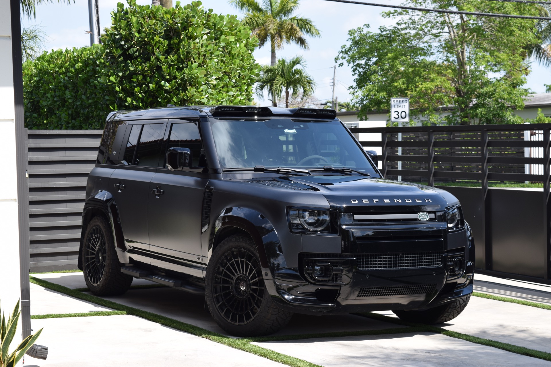 Land Rover Defender 110 X-DYNAMIC 2023