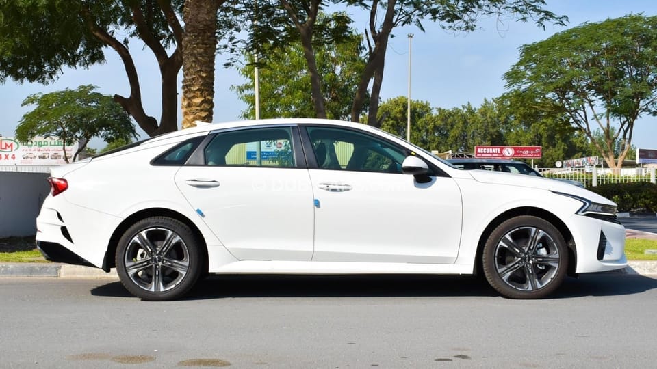 Kia K-5 Prestige 2023 sedán