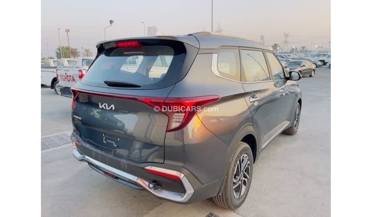 Kia Carens 2023 vehículo de gasolina 4 cilindros