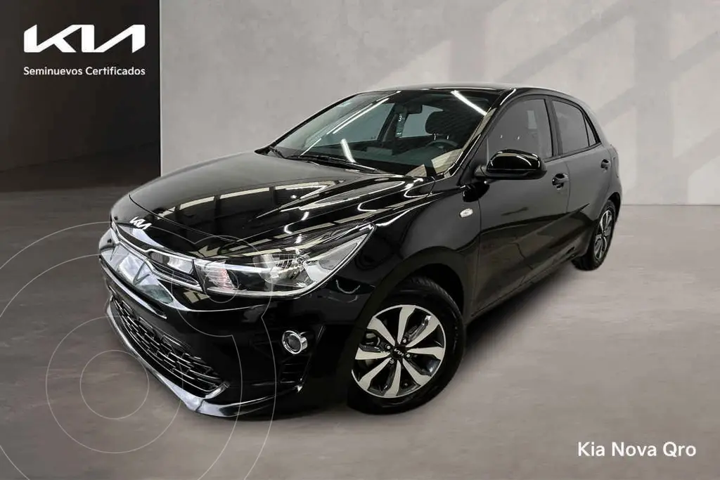 Kia K-5 2023 sedán modelo LXS en República Dominicana