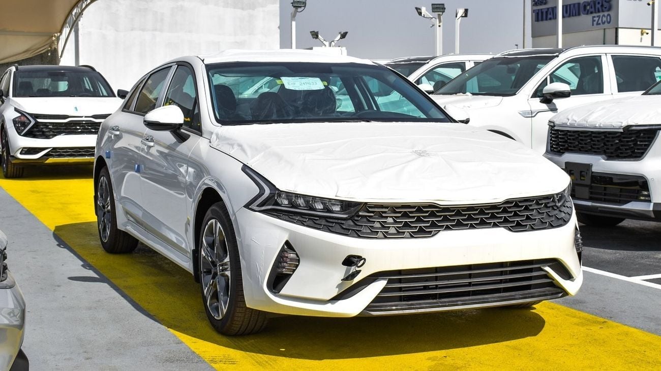 Kia K-5 2023 Sedán Ejecutivo en República Dominicana