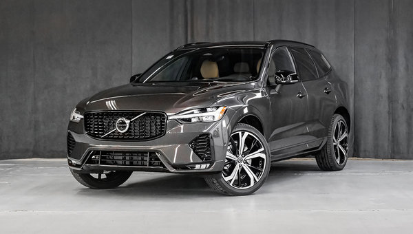 Volvo XC60 Plus B5 Año 2023 SUV en República Dominicana