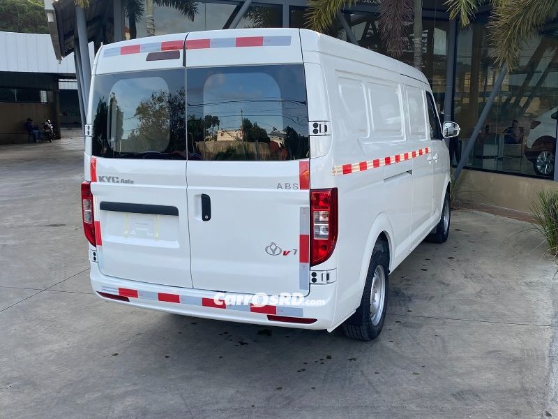 KYC V7 Cargo 2024 Camioneta de Carga
