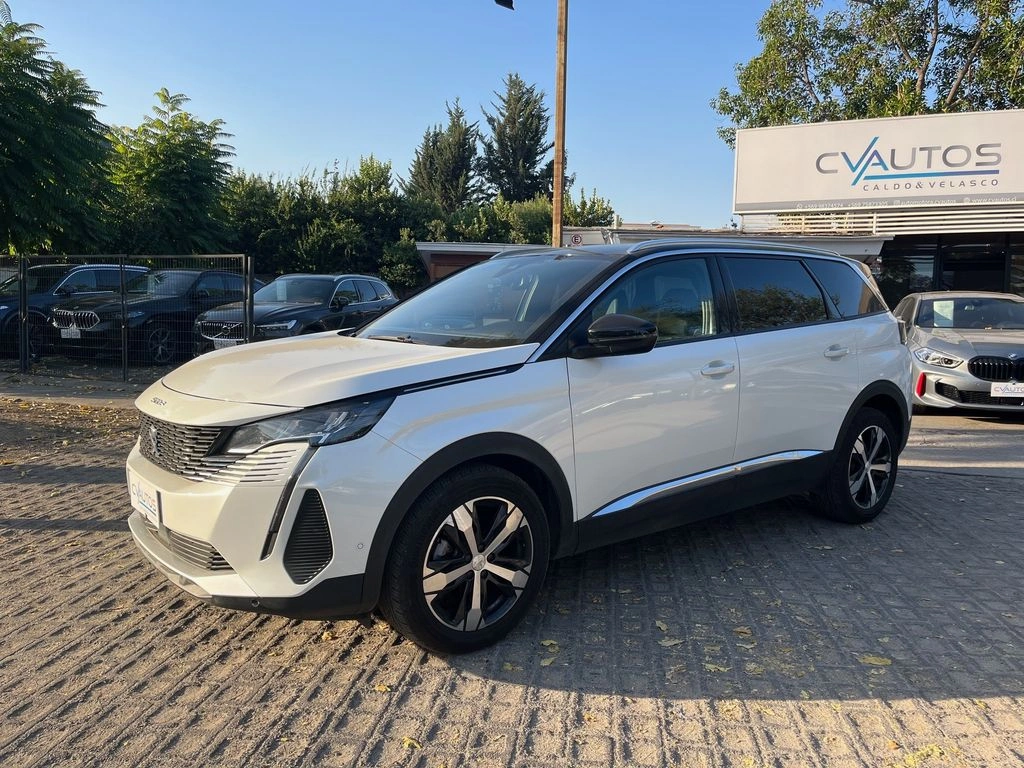 Peugeot 5008 Allure 2024 SUV en República Dominicana