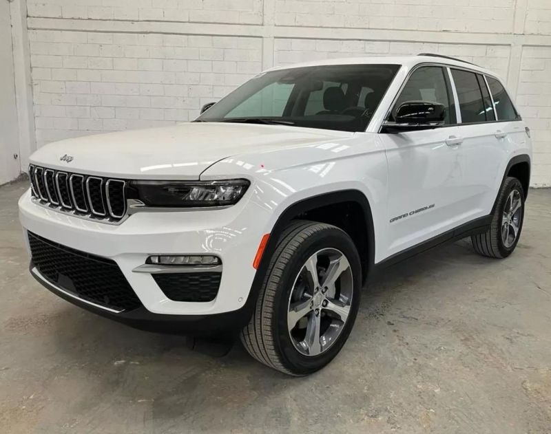 Jeep Grand Cherokee Limited 4x4 Modelo 2024 en República Dominicana