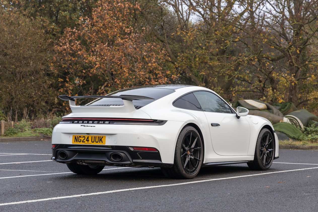 Porsche 911 GT3 Touring 2024 Coupe Deportivo