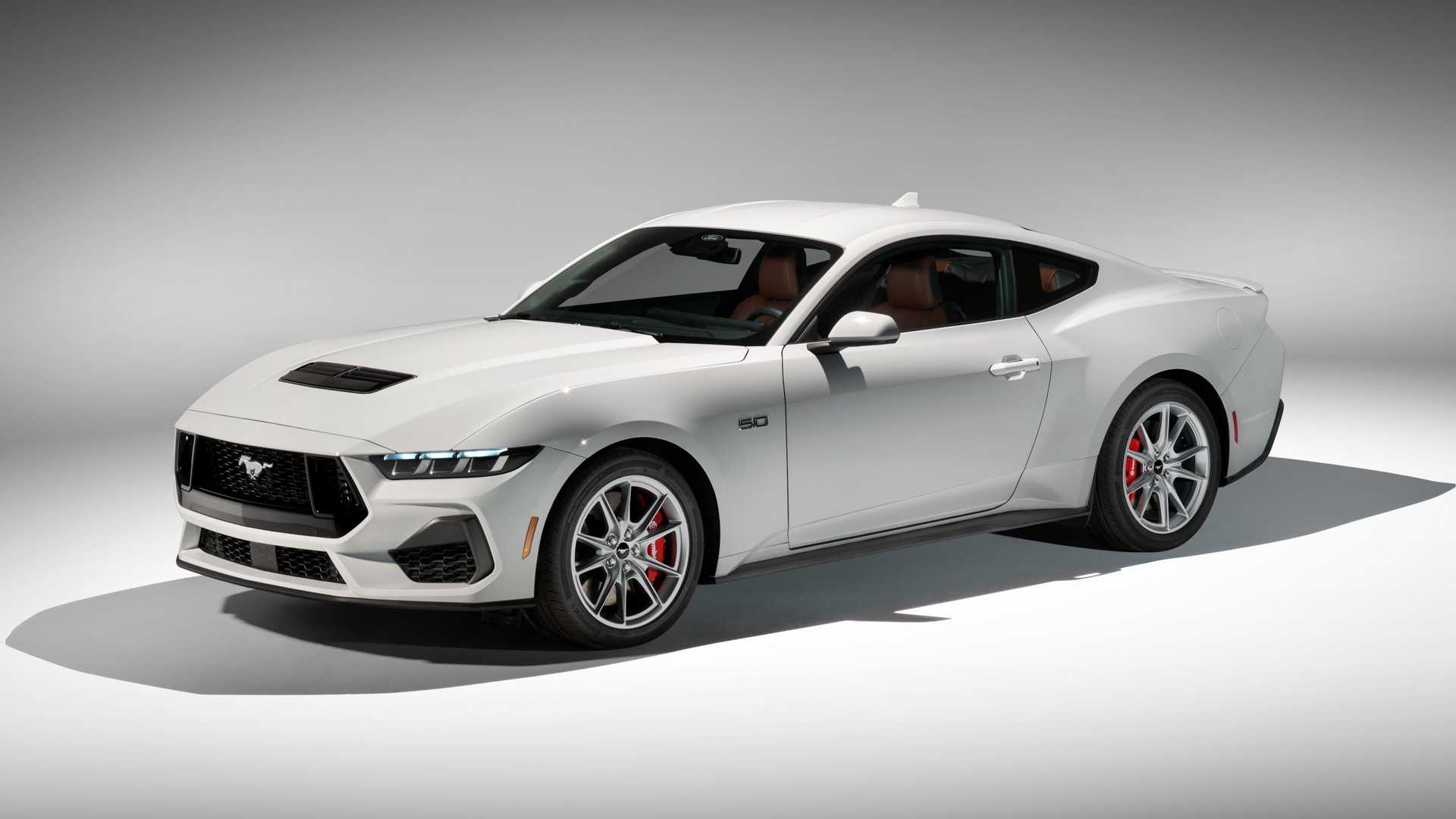 Ford Mustang GT Premium 2024 Coupé Blanco en República Dominicana
