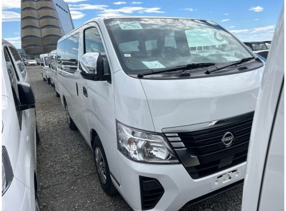 Nissan Urvan NV350 Modelo 2024 Furgón Comercial en República Dominicana