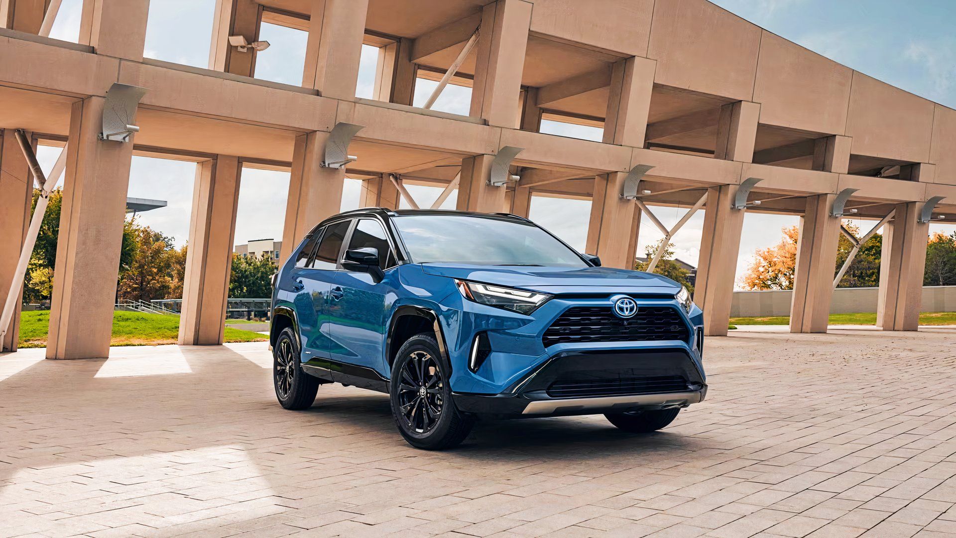 Toyota RAV4 XLE Premium SUV 2024