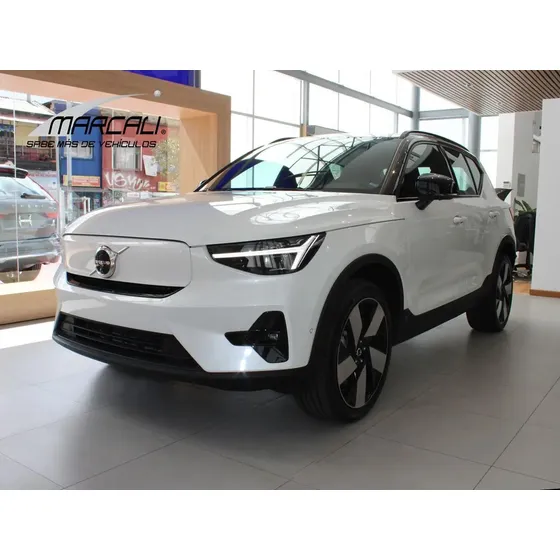 Volvo XC40 Ultimate B4 SUV 2024 en República Dominicana