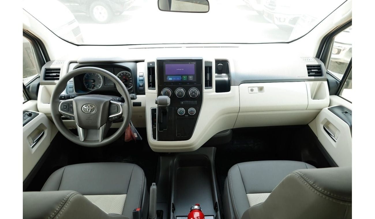 Toyota Hiace modelo 2025 vehículo comercial