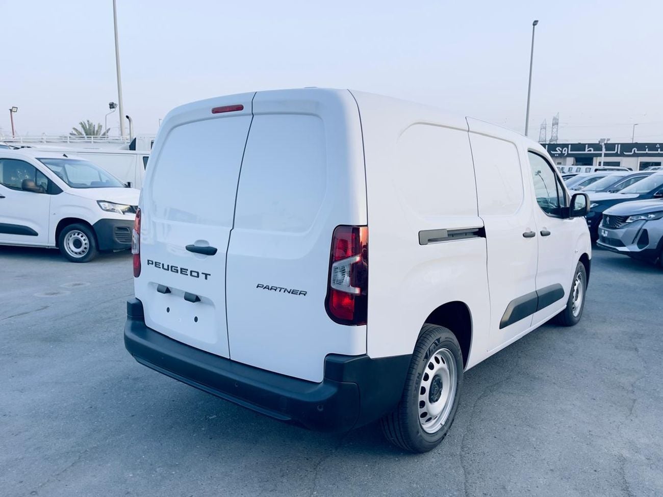 Peugeot Partner 2025 Furgoneta Diésel 1.6L HDi en República Dominicana