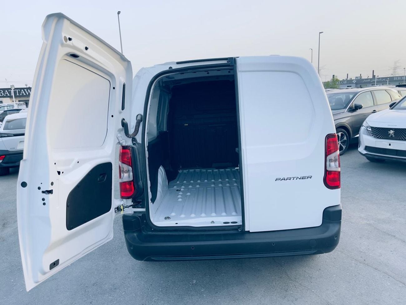 Peugeot Partner 2025 Furgoneta Diésel 1.6L HDi en República Dominicana