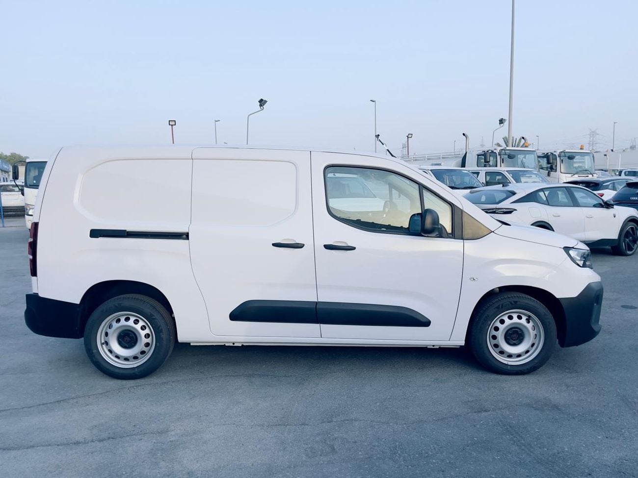 Peugeot Partner 2025 Furgoneta Diésel 1.6L HDi en República Dominicana