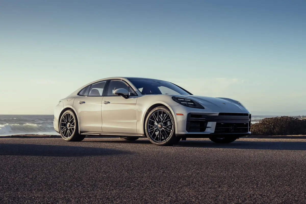 Porsche Panamera 4 E-Hybrid 2025 Deportivo de Lujo en República Dominicana