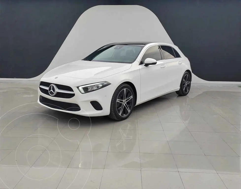 Mercedes-Benz GLB 200 Progressive 2025 SUV en República Dominicana