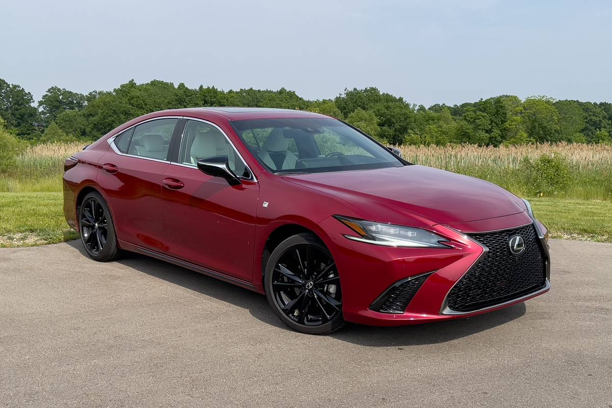 Lexus UX 300h Híbrido 2025 SUV Compacto en República Dominicana