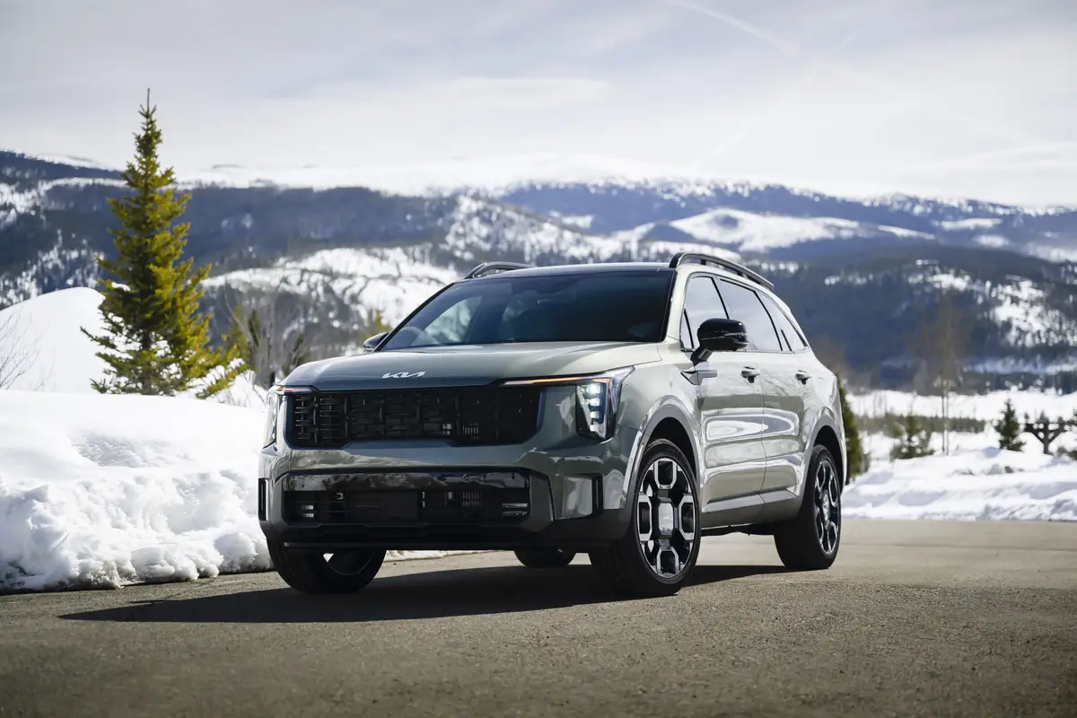 Kia Sorento Luxury 2025 SUV verde mineral en República Dominicana