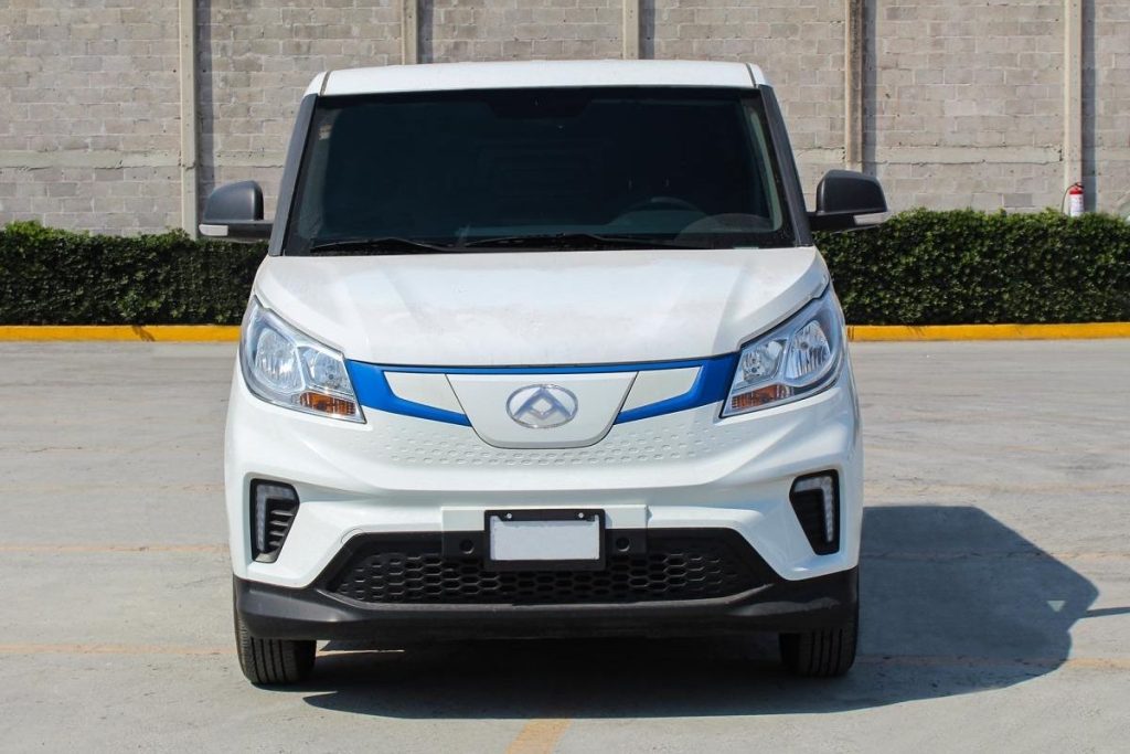 Maxus EV30 vehículo eléctrico modelo 2026 en República Dominicana