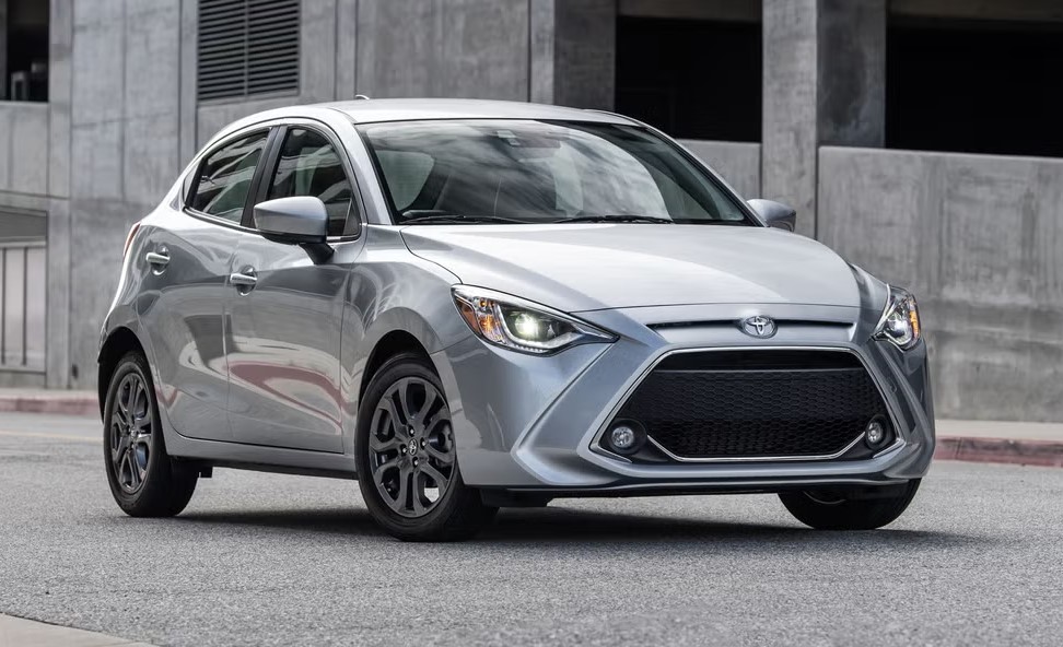 Toyota Yaris E Modelo 2026 Automóvil Compacto