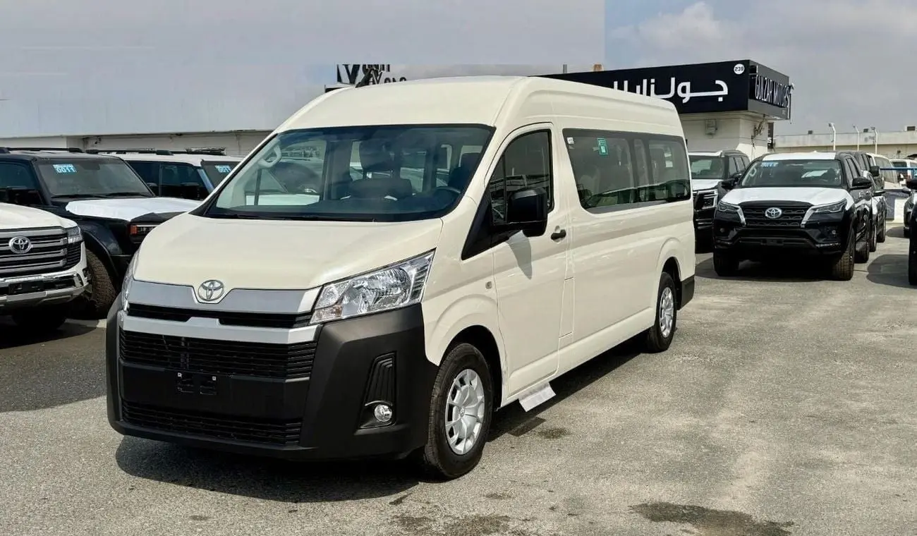 Furgoneta Toyota Hiace GL modelo 2026 en República Dominicana