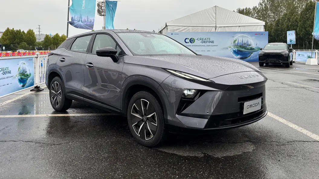 Omoda C5 2026 Hatchback Motor 1.5 DVVT