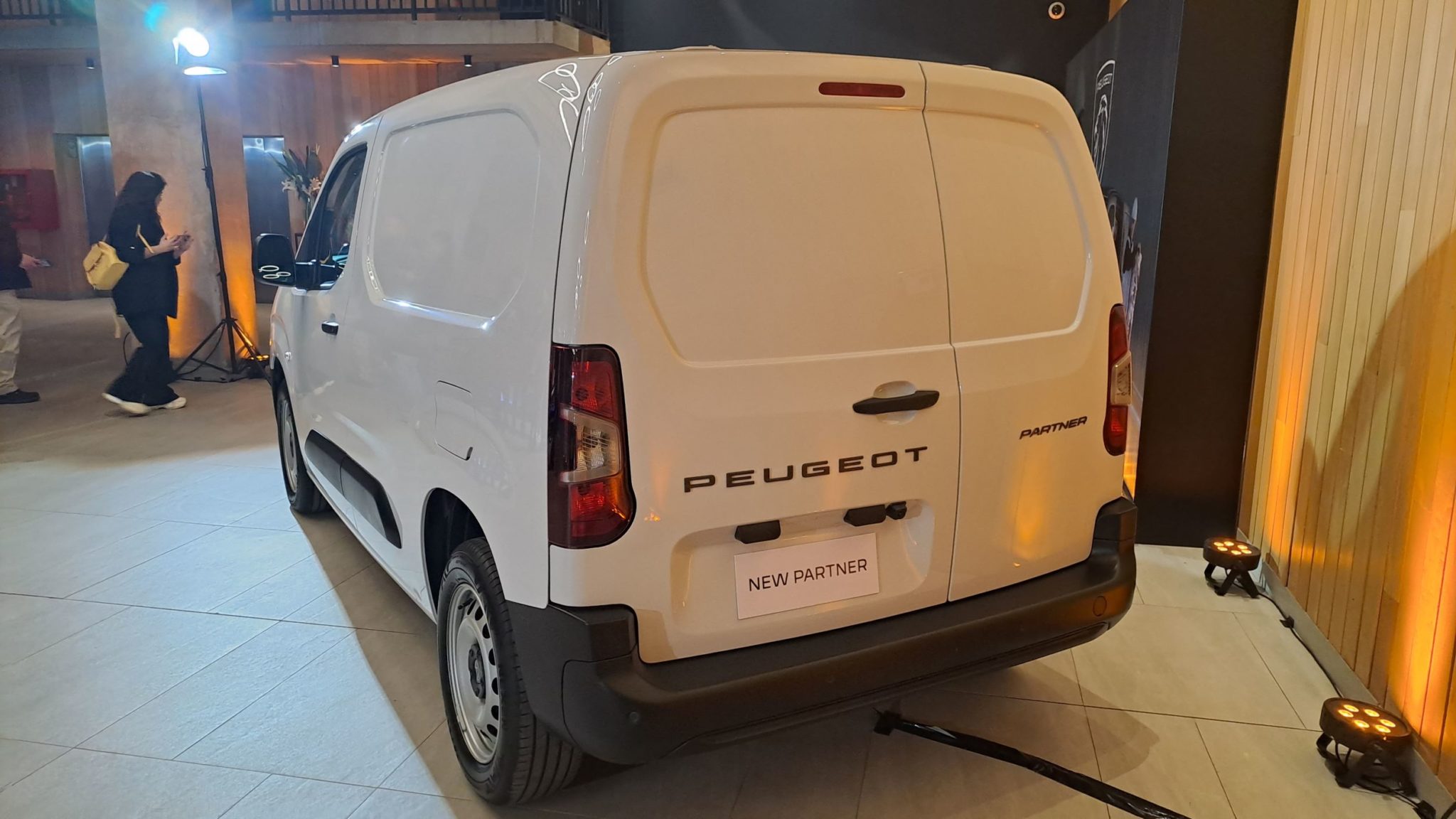 Peugeot Partner 2027 Vehículo Comercial en República Dominicana