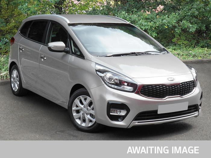 Kia Carens 2027 Modelo SUV Compacto en República Dominicana