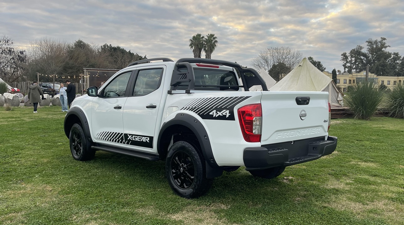 Nissan Frontier LE 2027 Camioneta Pickup en República Dominicana