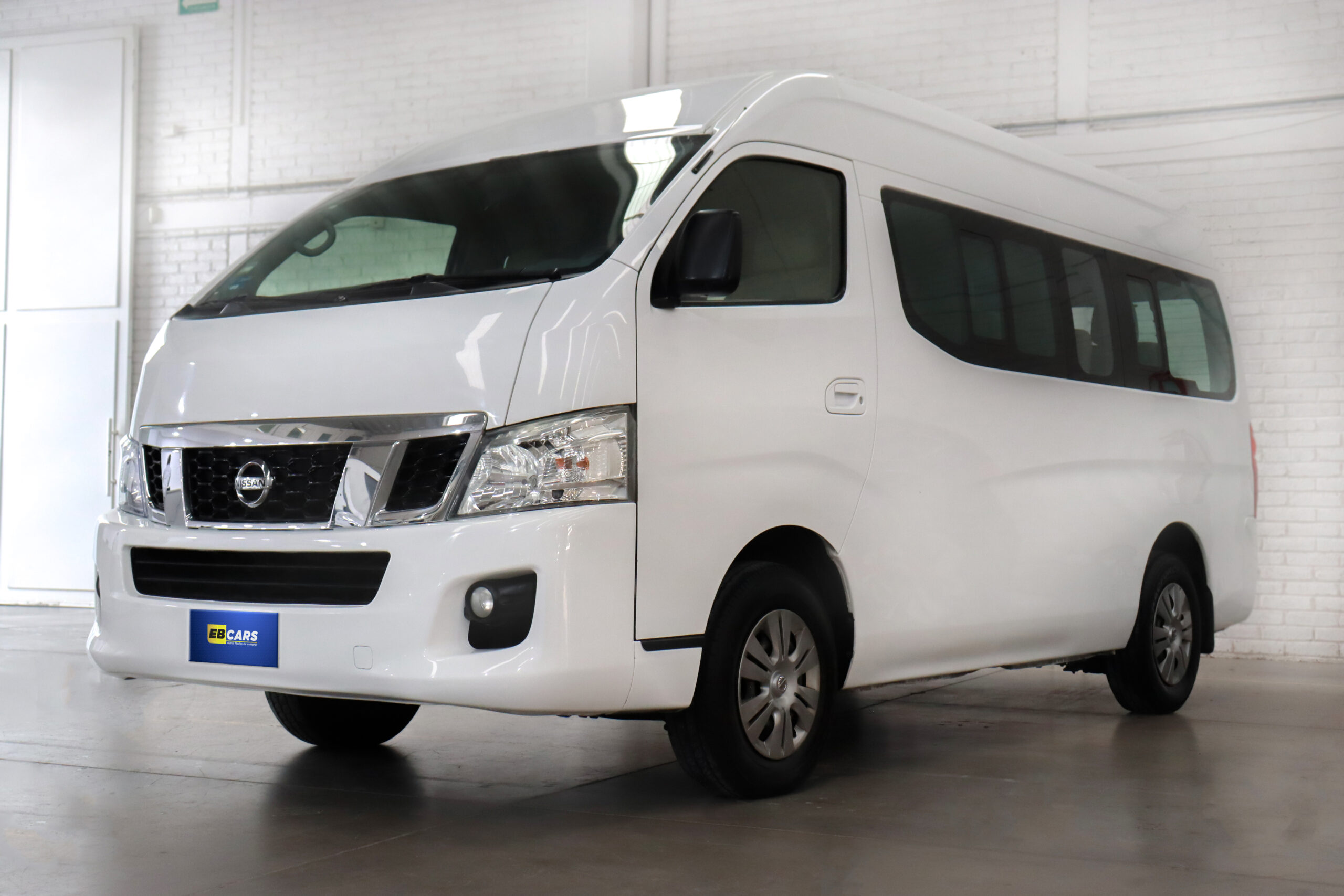 Nissan Urvan Cargo modelo 2027 vehículo comercial en República Dominicana