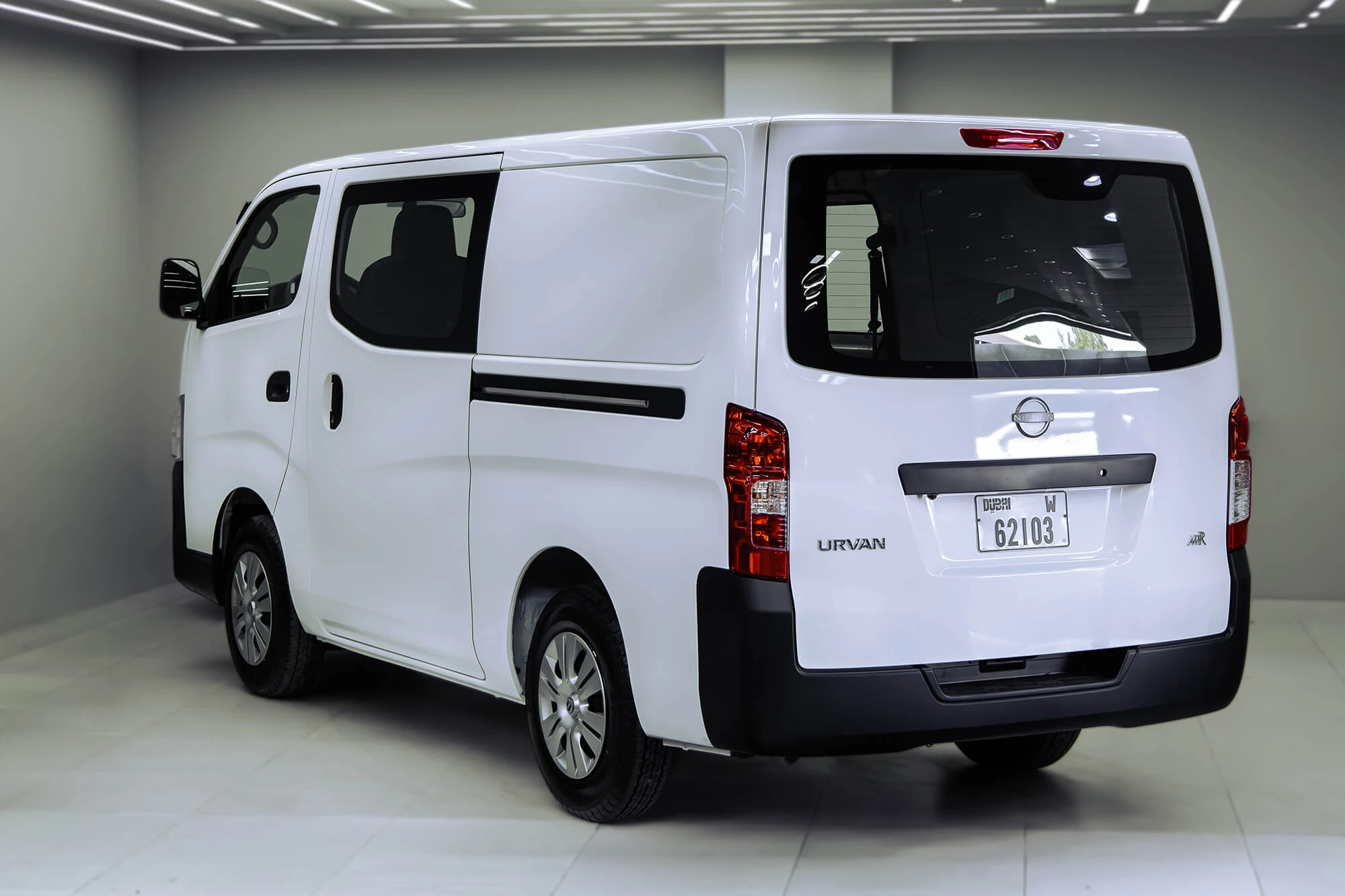 Nissan Urvan Cargo modelo 2027 vehículo comercial en República Dominicana