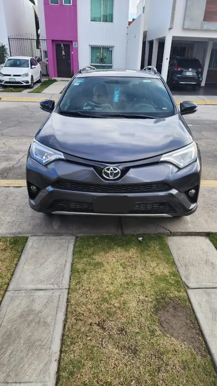 Toyota RAV4 GR Sport 2027 SUV en República Dominicana